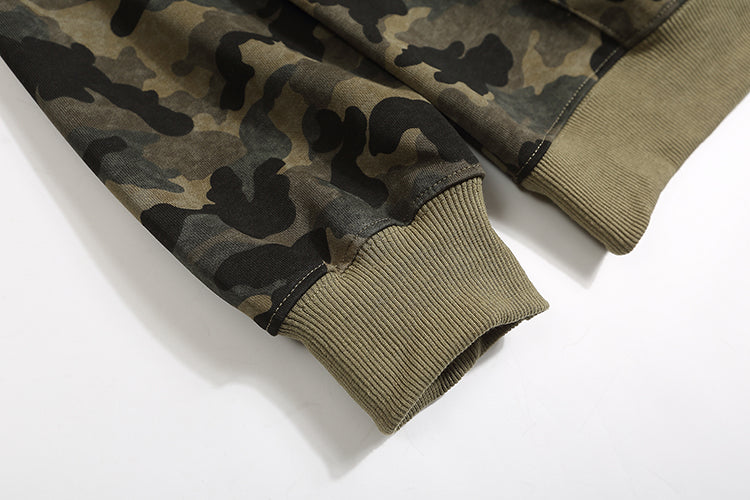 Felpa con cappuccio con zip grafica Camo Chic |