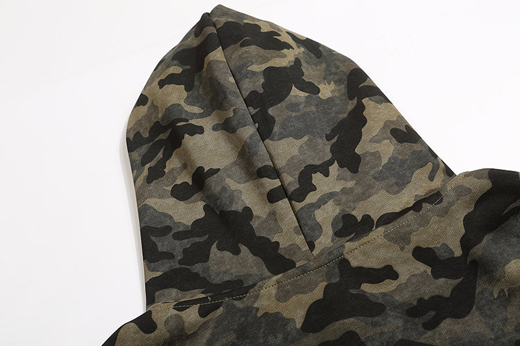 Felpa con cappuccio con zip grafica Camo Chic |