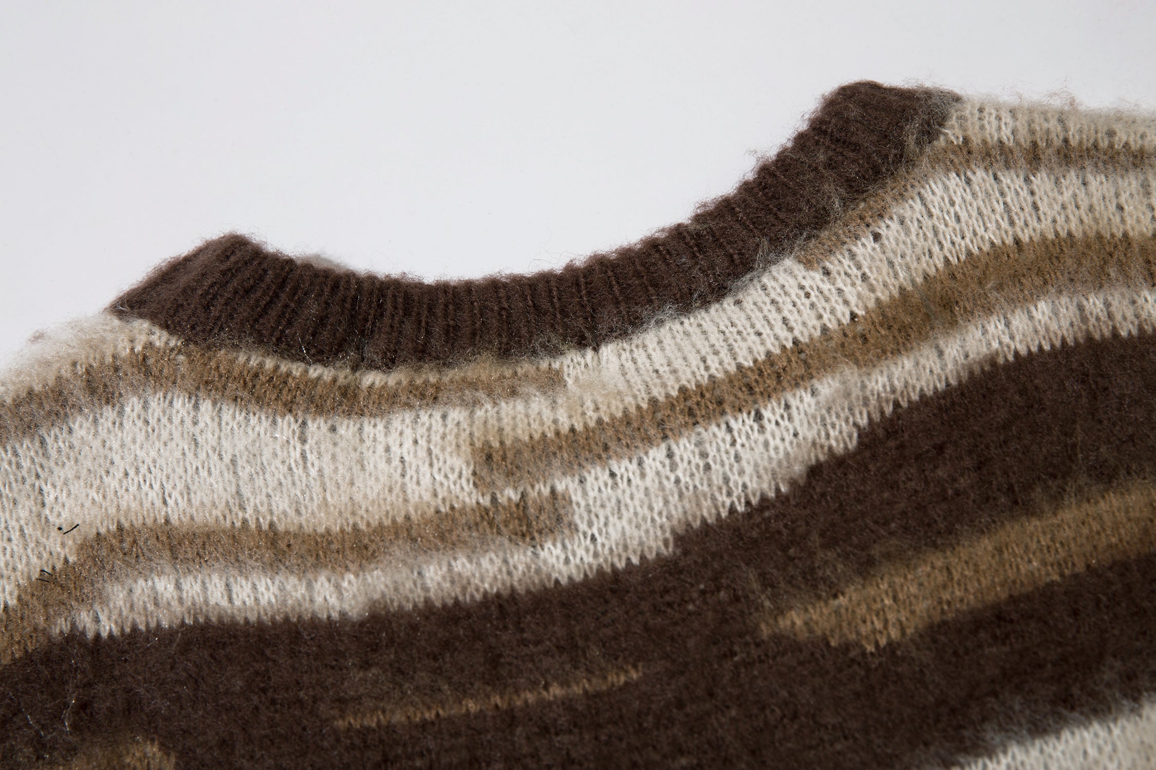 Earthy Waves | Pull en tricot rayé