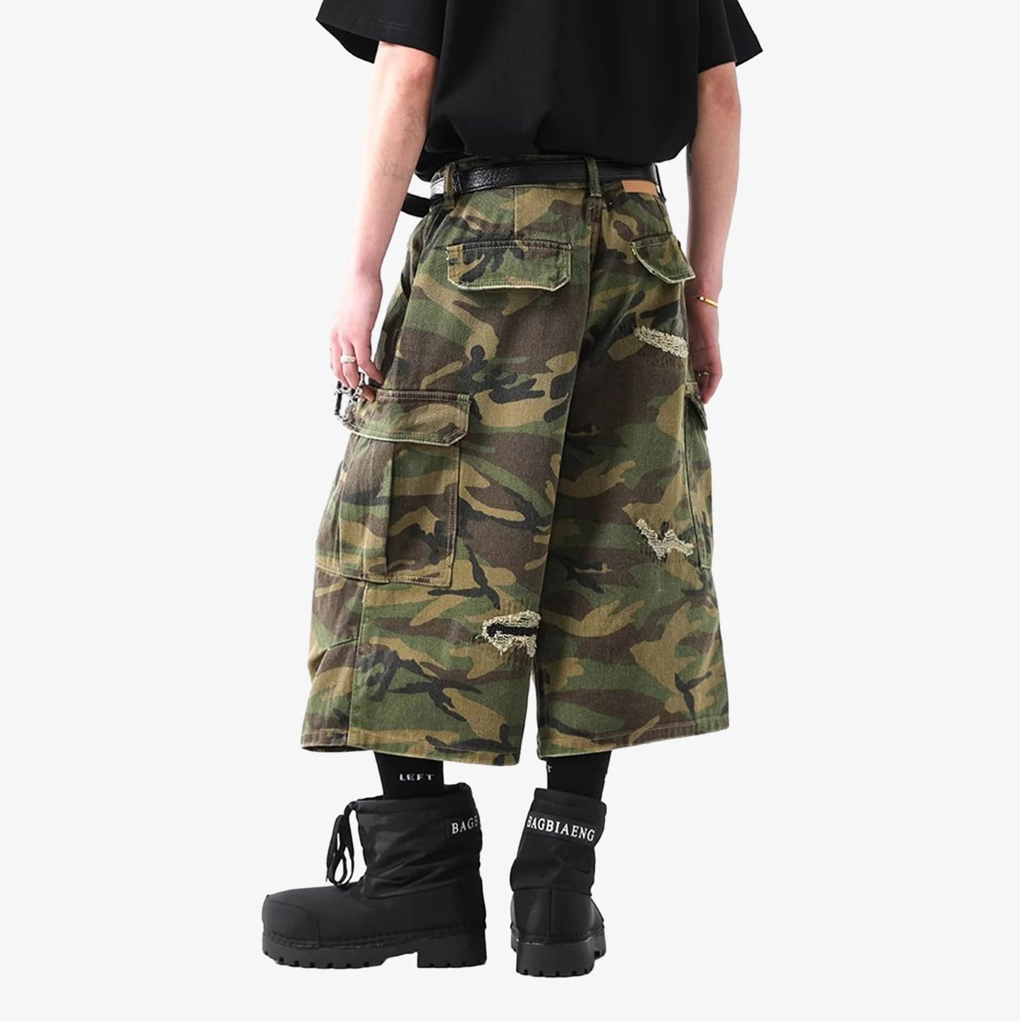 Destroyed Camo | Baggy Cargo Shorts - Santo 