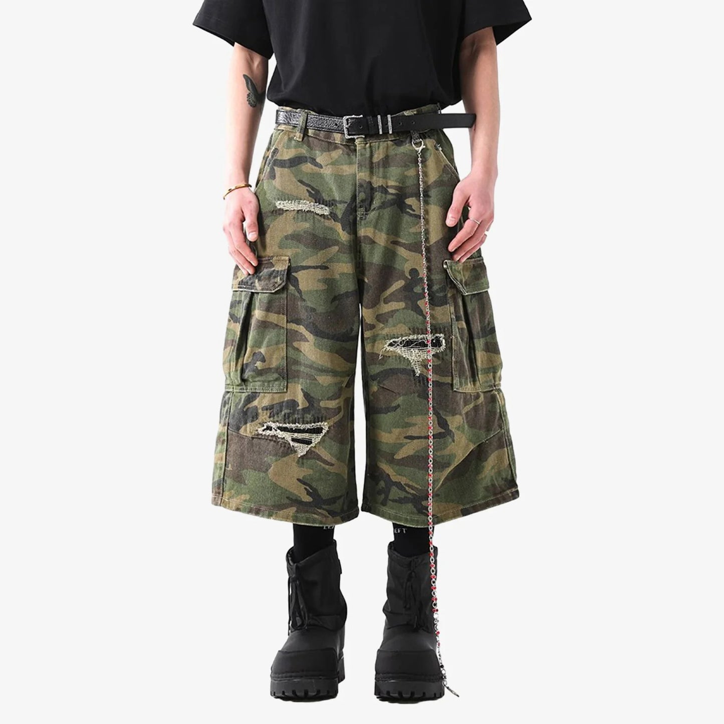 Destroyed Camo | Baggy Cargo Shorts - Santo 