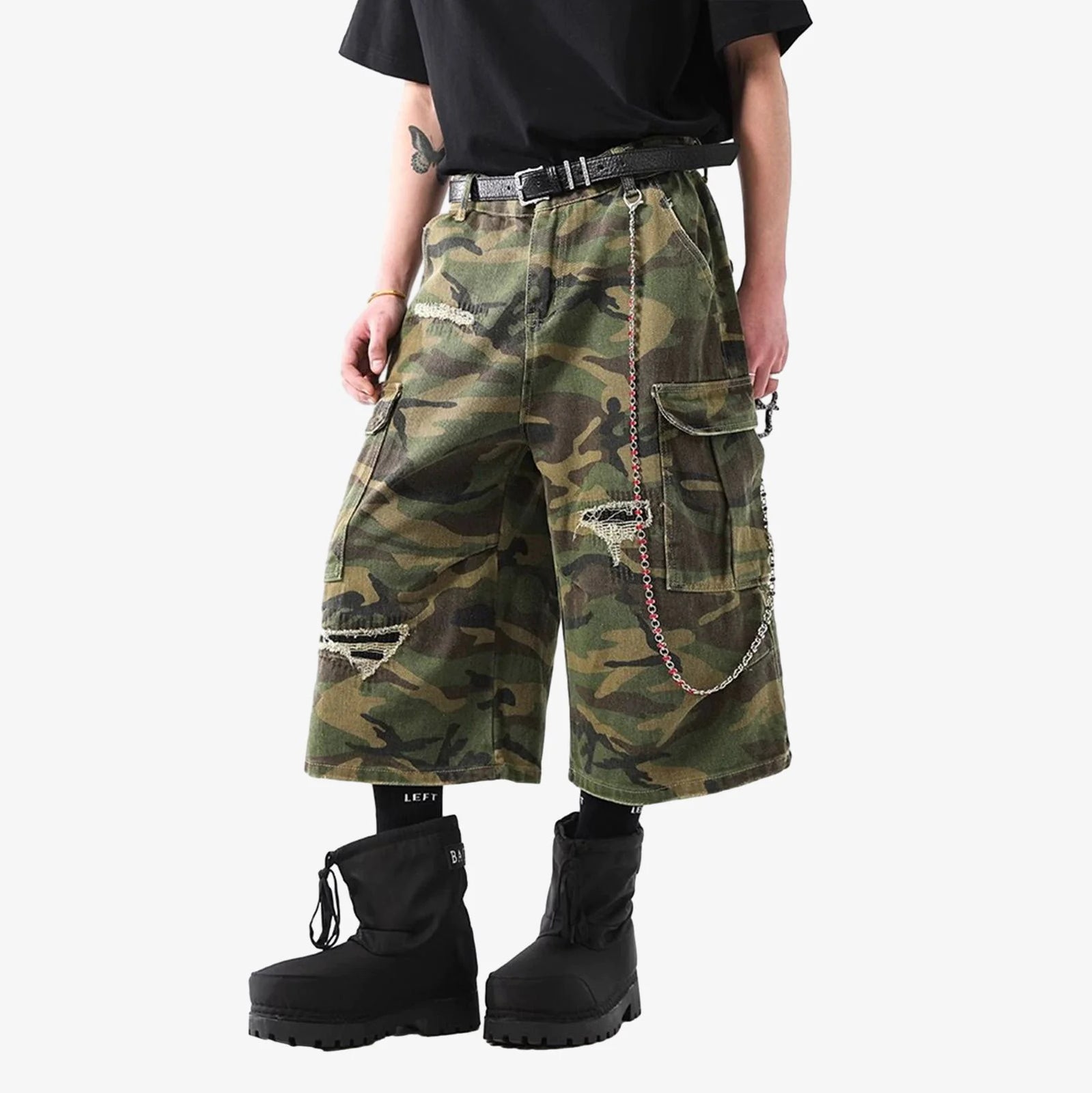 Destroyed Camo | Baggy Cargo Shorts - Santo 